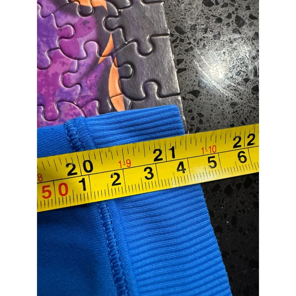 Lululemon Blue Crop Leggings‎ Women's Size 8 Athleisure Workout